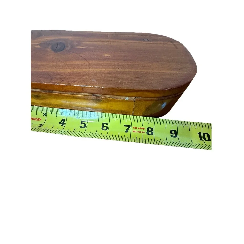 Vintage Oval Shaped Cedar Wood Box w Hinged Lid Jewelry Keepsake Trinket